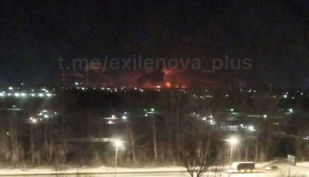 Ρωσία: Στις φλόγες διυλιστήριο κατόπιν επιδρομής drones της Ουκρανίας - ΒΙΝΤΕΟ