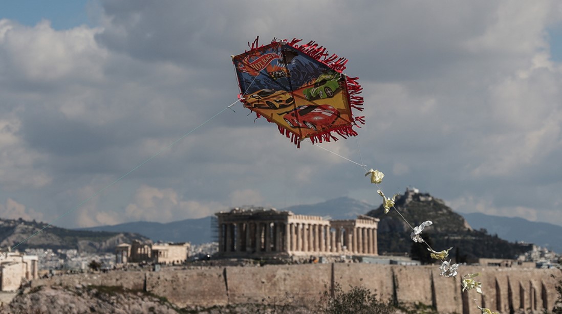 Καιρός: Βροχές σήμερα, στους 17 βαθμούς ο υδράργυρος - Πώς θα κυλήσει το 3ήμερο της Καθαράς Δευτέρας