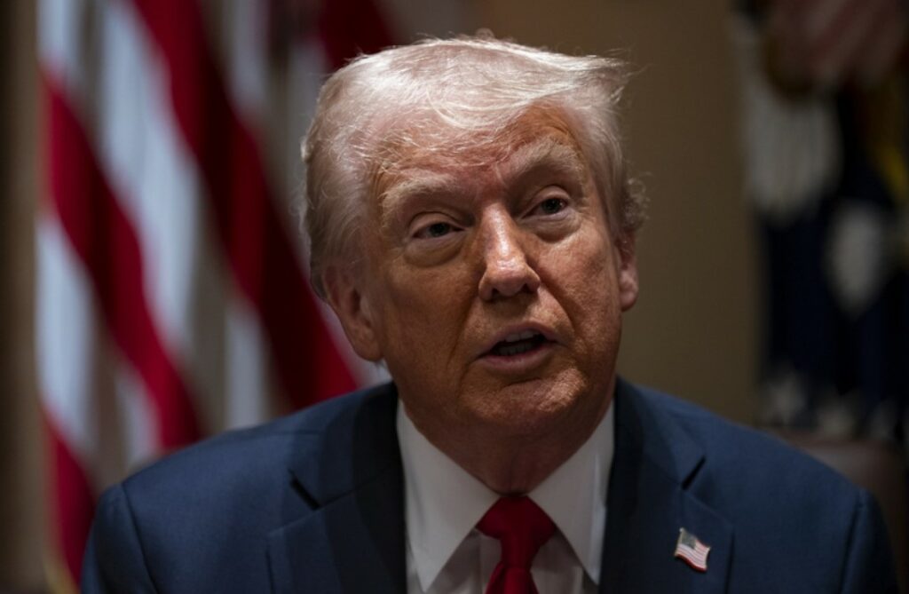 Γαλλική κυβέρνηση: Η ΕΕ θα απαντήσει, αν χρειαστεί, στο σχέδιο Τραμπ για επιβολή δασμών