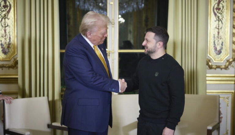 Macron receives Trump, Zelensky at the Elysee Palace