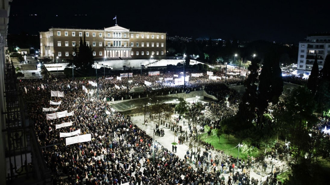 Μαζικές και οι χθεσινές συγκεντρώσεις για τα Τέμπη σε Αθήνα και Θεσσαλονίκη - Τα επεισόδια και οι συλλήψεις - Εικόνες