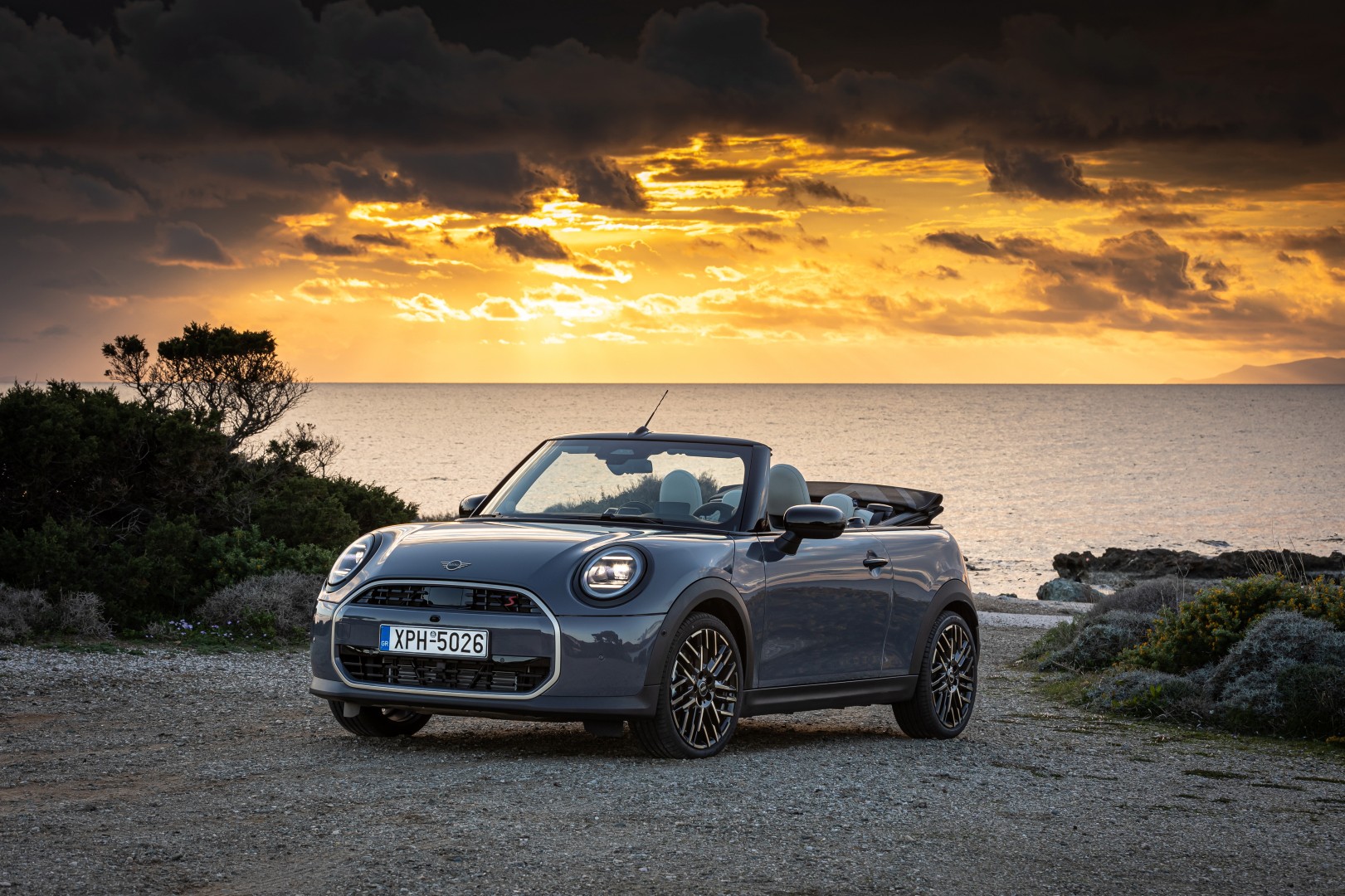 BMW Σειρά 2 Gran Coupé και MINI Cooper Cabrio μας συστήνονται... Εν Πλω