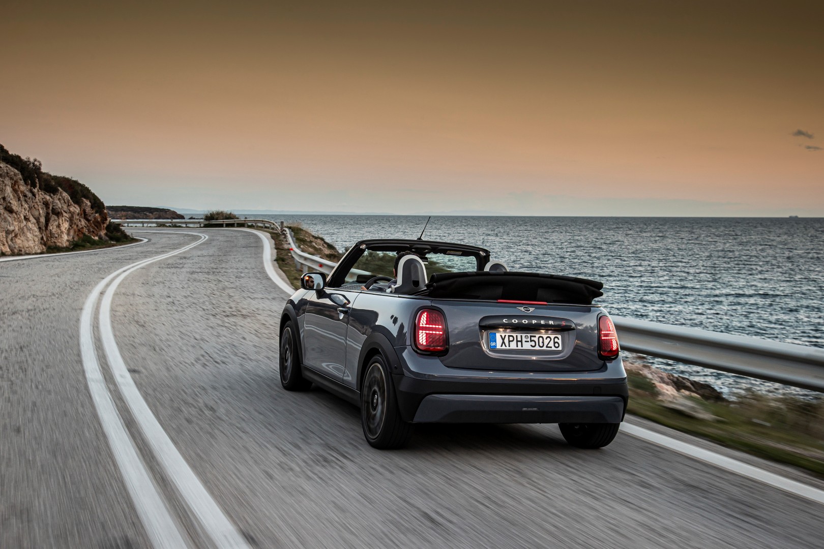 BMW Σειρά 2 Gran Coupé και MINI Cooper Cabrio μας συστήνονται... Εν Πλω
