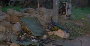 Βάρη: Τροχαίο με έναν 22χρονο νεκρό και έναν συνομήλικό του τραυματία - Το αυτοκίνητό τους προσέκρουσε σε τοίχο