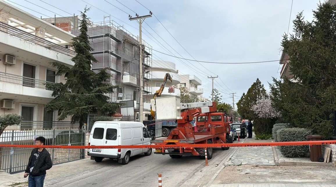 Εργατικό ατύχημα στη Βούλα - Χωρίς τις αισθήσεις τους τρία άτομα