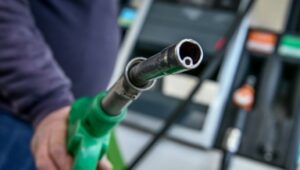 Κύκλωμα λαθρεμπορίου καυσίμων: 13 – 25% το ποσοστό της κλοπής στην αντλία – 61 συλλήψεις, βρήκαν μισό εκατ. ευρώ