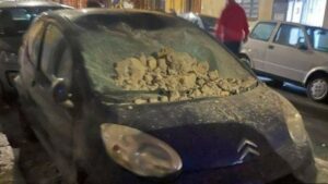 Σεισμός 4,4 Ρίχτερ στη Νάπολη - Ζημιές από πτώση σοβάδων, ένας τραυματίας - ΒΙΝΤΕΟ