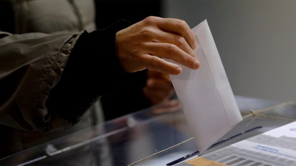 Δημοσκόπηση Real Polls: Πρωτιά της ΝΔ με διαφορά 10,6%, στη δεύτερη θέση η Πλεύση Ελευθερίας,