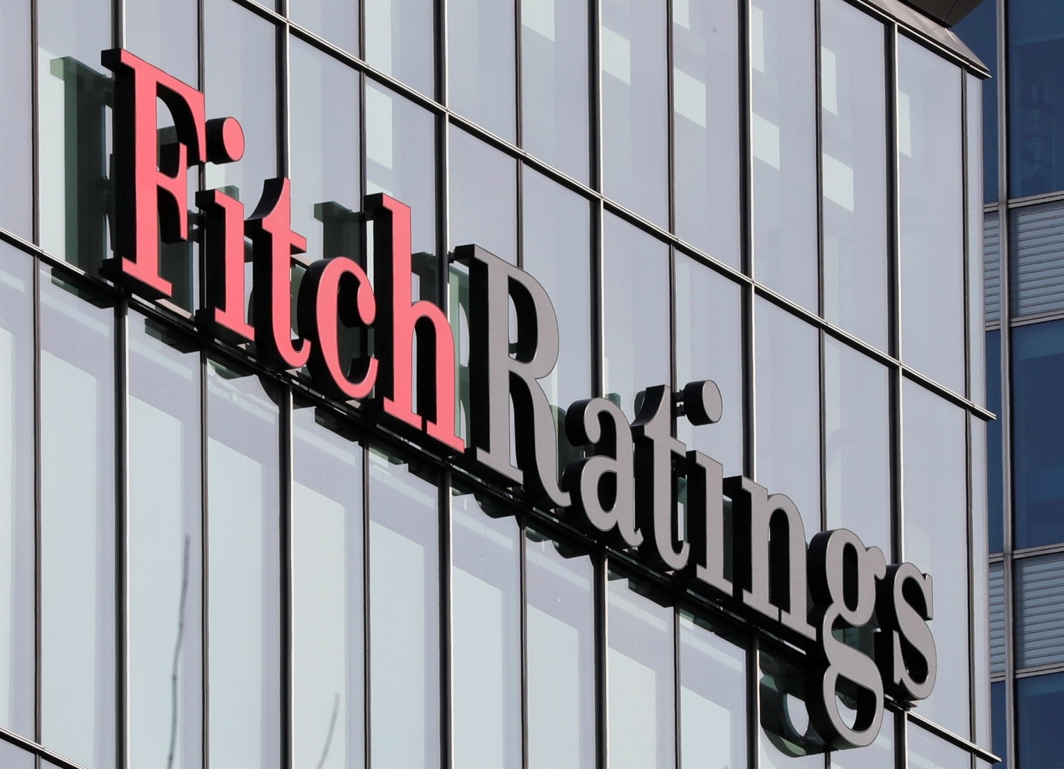 Fitch για ReArmEurope: Μειώνει το δημοσιονομικό περιθώριο της ΕΕ, αλλά η βαθμολογία ΑΑΑ παραμένει αμετάβλητη