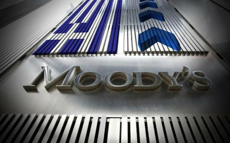 Bloomberg: Η αναβάθιση από τη Moody