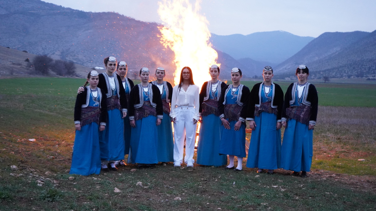 Θετικά σχόλια συγκέντρωσε το video clip του τραγουδιού «Αστερομάτα», που θα εκπροσωπήσει την Ελλάδα στον φετινό διαγωνισμό της Eurovision.