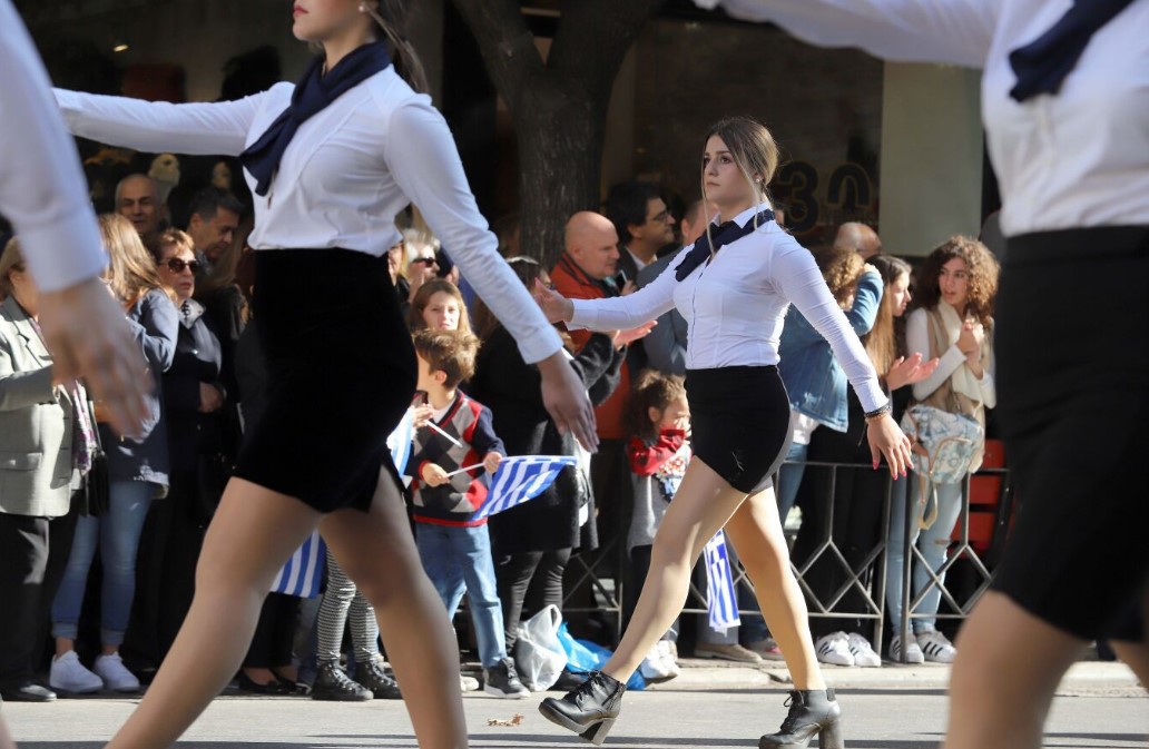 Πάτρα: Κατεπείγουσα ΕΔΕ για τον γυμναστή που ζητούσε «ψηλές και αδύνατες» μαθήτριες για την παρέλαση της 25ης Μαρτίου