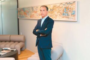 Η επιτυχία της Theon: Ο Κρίστιαν Χατζημηνάς δισεκατομμυριούχος λόγω της ανόδου του αμυντικού τομέα στην Ευρώπη