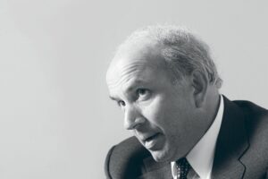 Υμνοι του Πρεμ Γουάτσα για Ελληνική Τράπεζα και Καραβία - Κριτική για Grivalia Hospitality