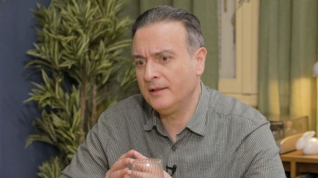 Γιώργος Γαλίτης: Η δουλειά της σάτιρας δεν είναι να σχολιάζει σαν καφενείο