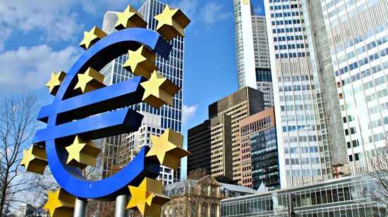 ΕΚΤ: Καμία δέσμευση για τα επιτόκια τον Απρίλιο – Όλα θα κριθούν στις 2 Απριλίου