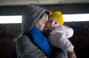Έρευνα: Μία στις τρεις μονογονεϊκές οικογένειες στη Σουηδία πεινάει