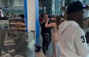 Ντάλας: Χαμός στο αεροδρόμιο - Γυναίκα πέταξε τα ρούχα της, τραυμάτισε και δάγκωσε δύο άνδρες