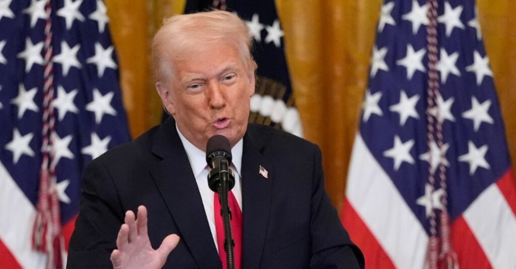 Τραμπ: Διατεθειμένος να «ανταλλάξει» μείωση δασμών στην Κίνα με ένα deal για το TikTok