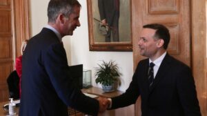 Κώστας Μπακογιάννης εναντίον Χάρη Δούκα για το Δημοτικό Θέατρο Ολύμπια
