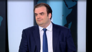 Στην Αντεπίθεση ο Πιερρακακης: Η οσμή του υπονόμου του διαδικτύου έφτασε και στη Βουλή