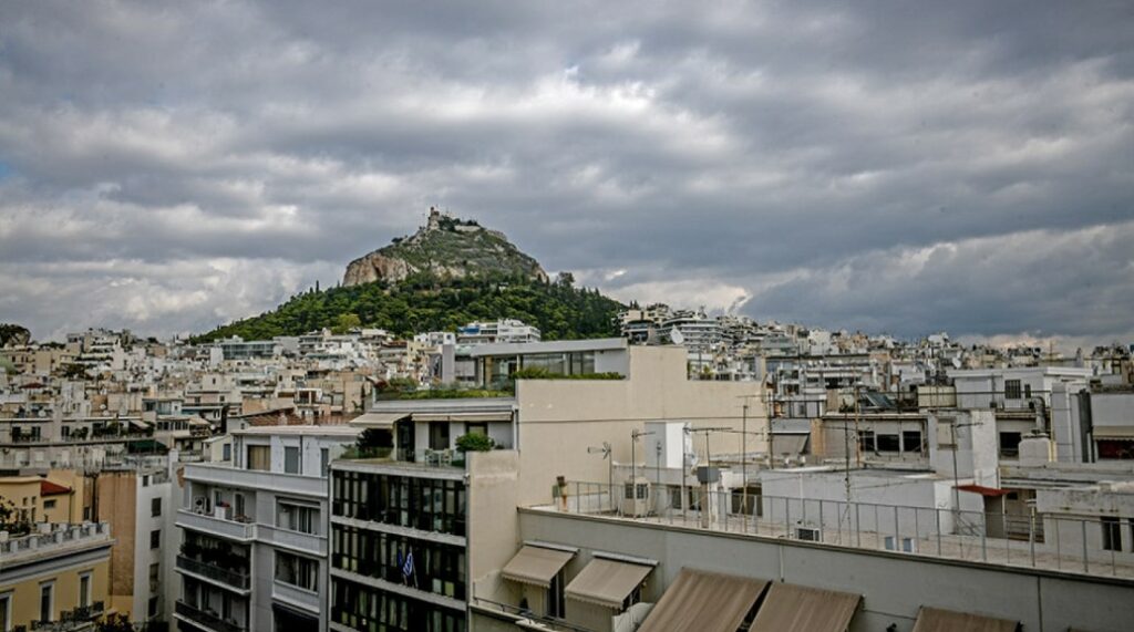Καιρός: Καταιγίδες και πτώση της θερμοκρασίας – Πού θα είναι έντονα τα φαινόμενα