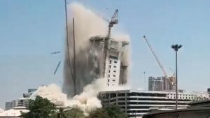 Σεισμός 7,7 Ρίχτερ στη Μιανμάρ: Κατέρρευσαν κτίρια - Βίντεο