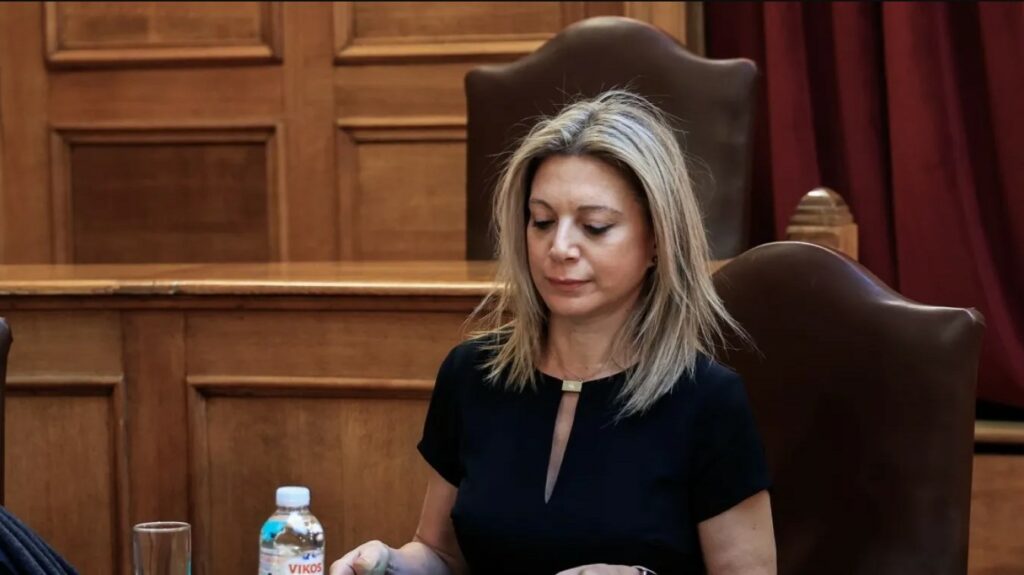 Προανακριτική Επιτροπή: Δήλωση στήριξης κατηγορίας για τον Τριαντόπουλο από την Μαρία Καρυστιανού