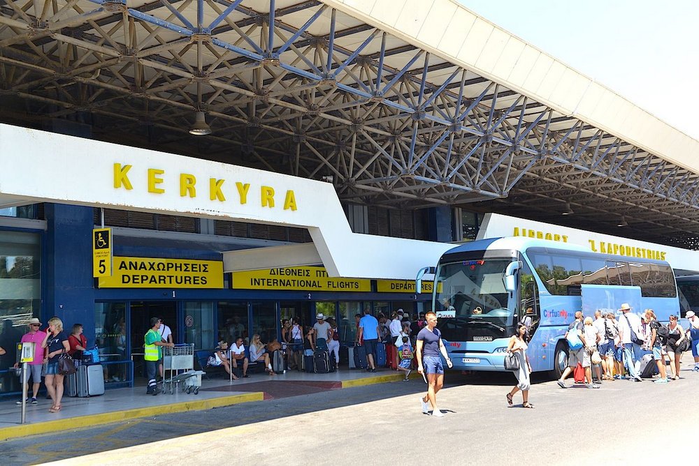 Κέρκυρα: Άνοιξε η τουριστική σεζόν - Φτάνουν οι πρώτες πτήσεις από το εξωτερικό στο νησί