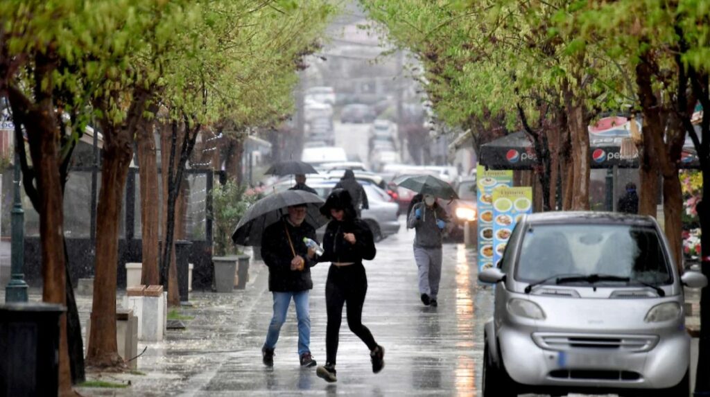 Καιρός: Βροχές και καταιγίδες από σήμερα - Πού θα είναι ισχυρά τα φαινόμενα