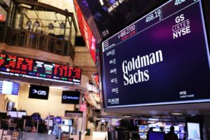 Goldman Sachs: Αντισυμβατικό στοίχημα στις ευρωπαϊκές μετοχές – Κόβει στόχους λόγω αμερικανικών δασμών