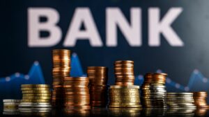 Τράπεζες: Η μεγάλη ευκαιρία από την μεταφορά κεφαλαίων από τις ΗΠΑ στην Ευρώπη