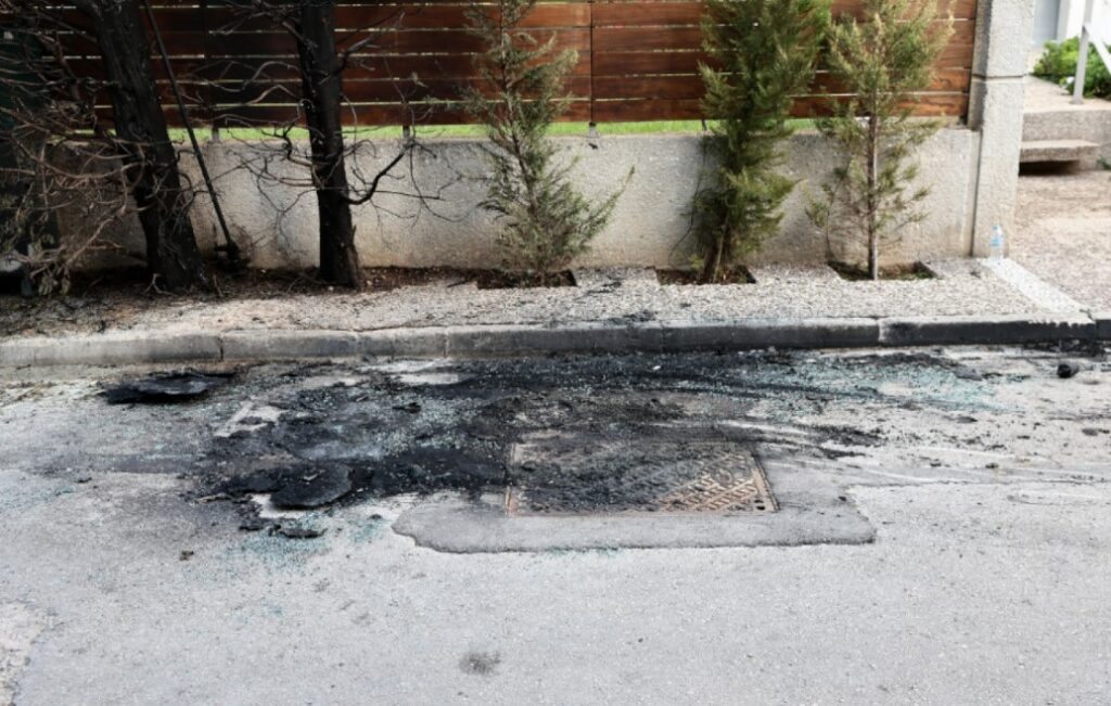 Η αναρχική ομάδα «Φράξια Προβοκατόρων» ανέλαβε την ευθύνη για τις μολότοφ στο σπίτι της Κλάπα
