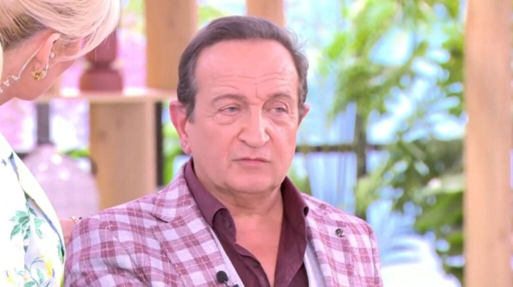 Σπύρος Μπιμπίλας για Γιώργο Καρκά: Ήταν ο ανεκπλήρωτος έρωτάς μου, τώρα μπορώ να το αποκαλύψω αφού γίναμε πρωτοσέλιδο