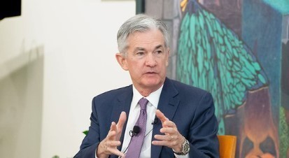 Πάουελ (Fed): Οι δασμοί Τραμπ αυξάνουν τον πληθωρισμό και φρενάρουν την ανάπτυξη