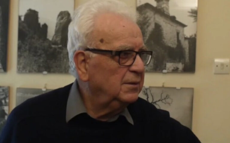 Πέθανε ο ποιητής Τάσος Πορφύρης