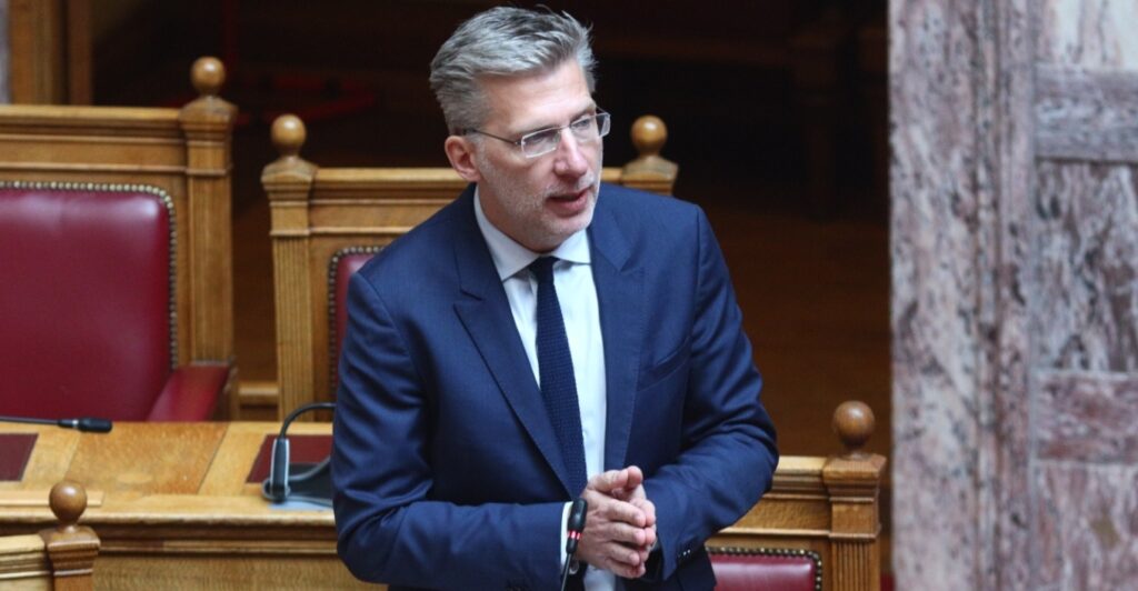 Σκέρτσος: Πώς κατασκευάζεται μια πολιτική σκευωρία υπό το φως μιας εθνικής τραγωδίας