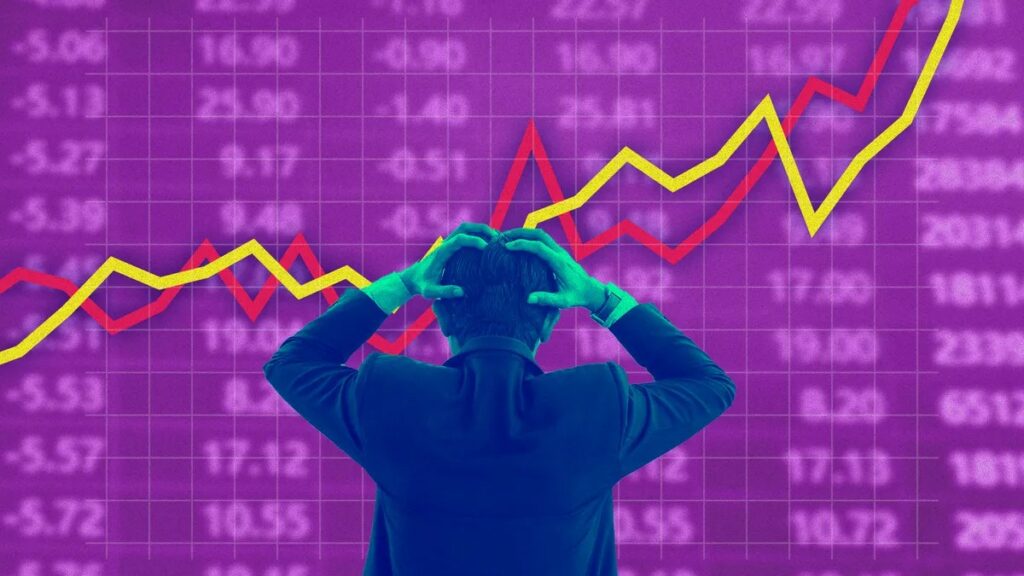 Με νευρικότητα και μικτές τάσεις αντέδρασαν οι αγορές της Ασίας και του Ειρηνικού τη Δευτέρα, έπειτα από τις τελευταίες δηλώσεις του πρώην προέδρου των ΗΠΑ, Ντόναλντ Τραμπ, για την εφαρμογή νέων δασμών από την 1η Αυγούστου. Ο Τραμπ, γνωστός για τις αιφνιδιαστικές παρεμβάσεις του στο εμπόριο, επανέφερε στο προσκήνιο το θέμα των «ανταποδοτικών δασμών» για χώρες που δεν έχουν συνάψει συμφωνία με τις ΗΠΑ, ενώ προανήγγειλε και νέο δασμό 10% για χώρες που υποστηρίζουν – όπως είπε – «αντιαμερικανικές» πολιτικές των BRICS. Το νέο αυτό μήνυμα εστάλη την ώρα που οι ηγέτες των BRICS (Βραζιλία, Ρωσία, Ινδία, Κίνα, Ν. Αφρική) πραγματοποιούν σύνοδο κορυφής στο Ρίο ντε Τζανέιρο. Η αναφορά του Τραμπ σε "τιμωρητικούς" δασμούς για όσους ευθυγραμμίζονται με το μπλοκ ενισχύει τις εντάσεις, σε μια περίοδο που η παγκόσμια εμπορική ισορροπία είναι ήδη εύθραυστη. Στην Ιαπωνία, ο δείκτης Nikkei 225 υποχώρησε κατά 0,53%, ενώ ο ευρύτερος Topix έκλεισε με απώλειες 0,57%. Η Κίνα επίσης κινήθηκε αρνητικά, με τον CSI 300 να καταγράφει πτώση 0,12% και το Χονγκ Κονγκ να βλέπει τον Hang Seng να υποχωρεί κατά 0,61%. Αντίστοιχα, ο αυστραλιανός δείκτης S&P/ASX 200 έκλεισε με οριακή πτώση 0,11%, εν αναμονή και των αποφάσεων της Κεντρικής Τράπεζας της Αυστραλίας, η οποία ξεκινά διήμερη συνεδρίαση και αναμένεται να μειώσει τα επιτόκια κατά 25 μονάδες βάσης στο 3,60%. Η Νότια Κορέα ήταν η μόνη μεγάλη αγορά στην περιοχή που κινήθηκε θετικά, με τον Kospi να σημειώνει μικρή άνοδο 0,19% και τον Kosdaq να κερδίζει 0,16%. Οι επενδυτές στη Σεούλ φαίνεται να αποτιμούν πιο ψύχραιμα τις εξελίξεις, εν μέρει λόγω της μικρότερης άμεσης έκθεσης της χώρας σε πολιτικές Τραμπ. Στις Ηνωμένες Πολιτείες, τα futures των βασικών δεικτών σημείωσαν απώλειες έπειτα από τις δηλώσεις. Ο Dow Jones υποχώρησε κατά 146 μονάδες στις προσυνεδριακές συναλλαγές, ενώ απώλειες 0,39% και 0,42% κατέγραψαν τα futures του S&P 500 και του Nasdaq 100 αντίστοιχα. Η Wall Street είχε κλείσει την προηγούμενη εβδομάδα σε υψηλά επίπεδα, χάρη στις θετικές επιδόσεις τραπεζικών μετοχών και αισιόδοξα εταιρικά αποτελέσματα, όμως η ανασφάλεια που προκαλούν οι νέες εξαγγελίες επανέφερε το αρνητικό κλίμα. Σε δηλώσεις του, ο Αμερικανός υπουργός Οικονομικών, Σκοτ Μπέσεντ, διευκρίνισε ότι η 1η Αυγούστου δεν είναι οριστική «προθεσμία», αλλά ένα ενδεικτικό χρονικό ορόσημο που μπορεί να δώσει χρόνο για τελικές διαπραγματεύσεις. Ωστόσο, δεν υπήρξε καμία ένδειξη για αλλαγή της πολιτικής γραμμής ή για εξαίρεση συγκεκριμένων χωρών. Το βασικό ζήτημα για τις αγορές είναι πλέον η ασάφεια: δεν είναι ξεκάθαρο ποιες χώρες θα επηρεαστούν, τι είδους προϊόντα θα εμπλακούν στους νέους δασμούς και πόσο γρήγορα θα εφαρμοστούν οι πολιτικές αυτές. Η έλλειψη συγκεκριμένων λεπτομερειών αυξάνει τη μεταβλητότητα και δυσκολεύει τις επενδυτικές αποφάσεις. Παρά το θετικό ξεκίνημα του τρίτου τριμήνου για τα χρηματιστήρια, η επανεμφάνιση των εμπορικών εντάσεων μεταξύ ΗΠΑ και άλλων μεγάλων οικονομιών βάζει «φρένο» στην αισιοδοξία. Οι επενδυτές παρακολουθούν στενά τις κινήσεις της Ουάσινγκτον, γνωρίζοντας ότι κάθε νέα απόφαση ή δήλωση μπορεί να φέρει ανατροπές στις παγκόσμιες ισορροπίες.