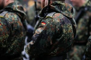 Η Γερμανία εξοπλίζεται - Έχει όμως αρκετούς στρατιώτες και εφέδρους;
