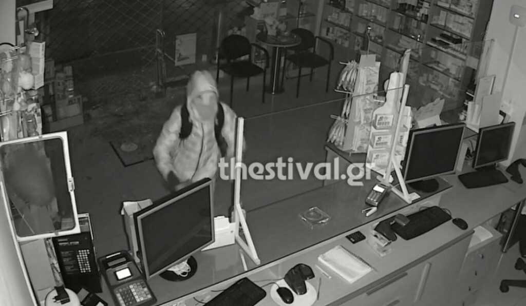 Θεσσαλονίκη: Βίντεο με τη δράση του 32χρονου που έκανε διαρρήξεις σε φαρμακεία