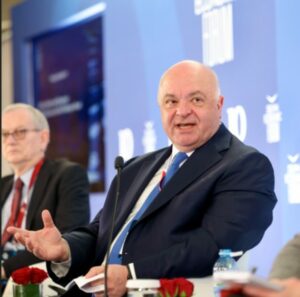 Γιώργος Ζανιάς (Eurobank): Ενδεχόμενο στασιμοπληθωρισμού μετά τους δασμούς Τραμπ