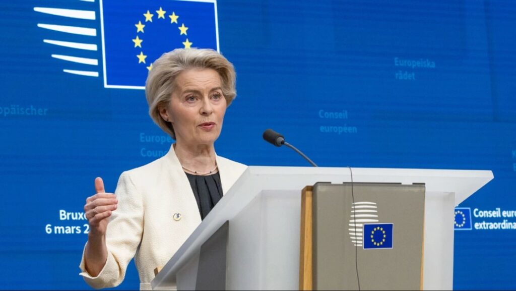 Ούρσουλα φον ντερ Λάιεν: Σημαντικό βήμα σταθεροποίησης το «πάγωμα» των δασμών Τραμπ