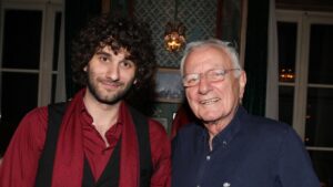 Κωνσταντίνος Χαρδαβέλλας: «Το μεγάλο σοκ ήρθε λίγο πριν φύγει», εξομολογήθηκε ο γιος του εκλιπόντος δημοσιογράφου για τον θάνατό του