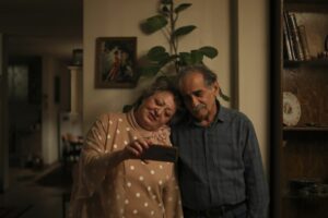 Ποινή φυλάκισης σε σκηνοθέτες ιρανικής ταινίας, γιατί εμφάνισαν γυναίκες χωρίς μαντίλα