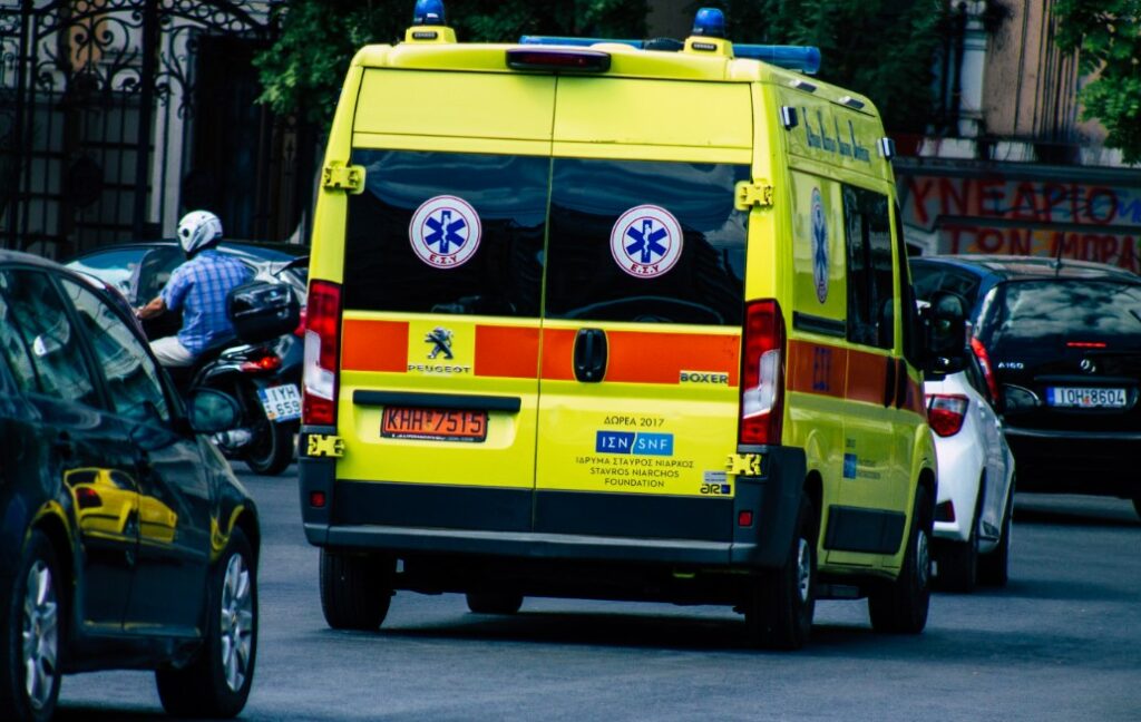 Πάτρα: 4χρονο κοριτσάκι παρασύρθηκε από ΙΧ και τραυματίστηκε - Μεταφέρθηκε σε νοσοκομείο της Αθήνας
