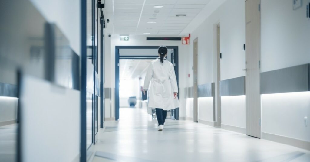Φρίκη στη Γερμανία: Γιατρός κατηγορείται πως δολοφόνησε 15 ασθενείς του με θανατηφόρο κοκτέιλ φαρμάκων