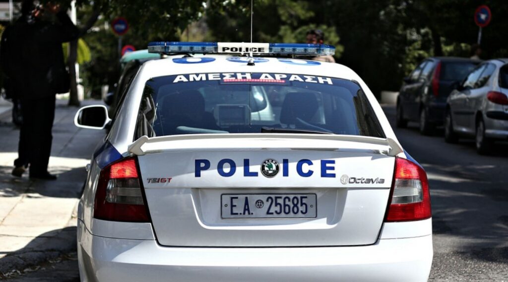 Πειραιάς: 39χρονη μητέρα κακοποιούσε τα 4 παιδιά της - Τα χτυπούσε με καλώδιο και τα δάγκωνε