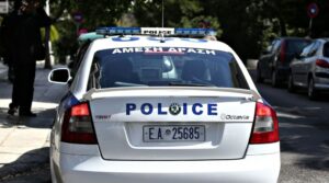 Πειραιάς: 39χρονη μητέρα κακοποιούσε τα 4 παιδιά της - Τα χτυπούσε με καλώδιο και τα δάγκωνε
