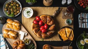 Πόσο θα σας στοιχίσει το φετινό Πάσχα – Συγκριτικά στοιχεία και tips από το Pricefox