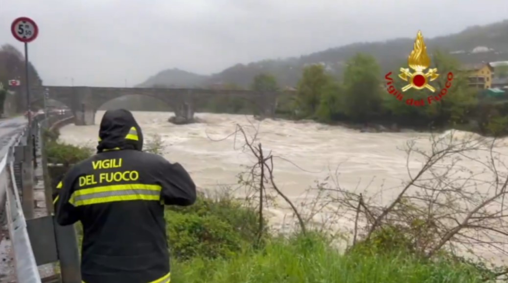 Σφοδρή κακοκαιρία πλήττει περιοχές της Βόρειας Ιταλίας – Ένας νεκρός και ένας αγνοούμενος από πλημμύρες